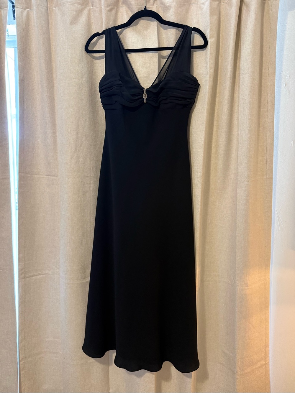 Classic Black V-Neck Evening Dress